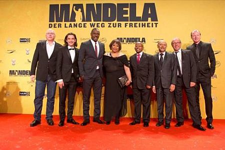 PR/Pressemitteilung: Ergreifende Deutschlandpremiere in Berlin: MANDELA - DER LANGE WEG ZUR FREIHEIT