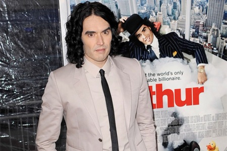 Russell Brand ist wieder auf Frauenjagd