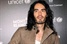 Russell Brand tröstet sich über Katy Perry hinweg