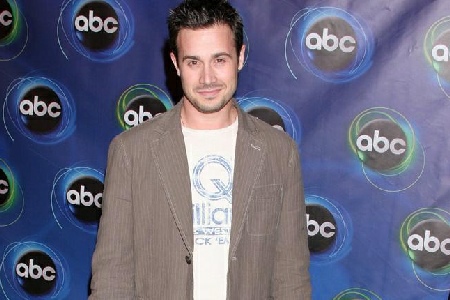 Freddie Prinze Jr. bleibt gerne zuhause