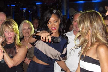 Rihanna verschläft Flug nach Party