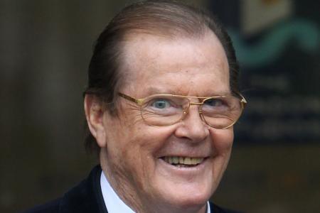 Roger Moore wurden von Ex-Frauen geschlagen