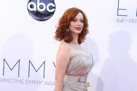 Christina Hendricks bleibt auf dem Boden