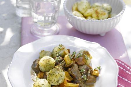 Kalbsragout mit Thymianknödeln