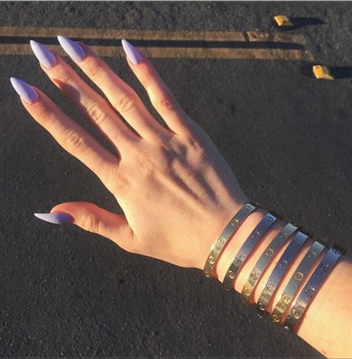 Ist Kylie's Nageldesign hot?